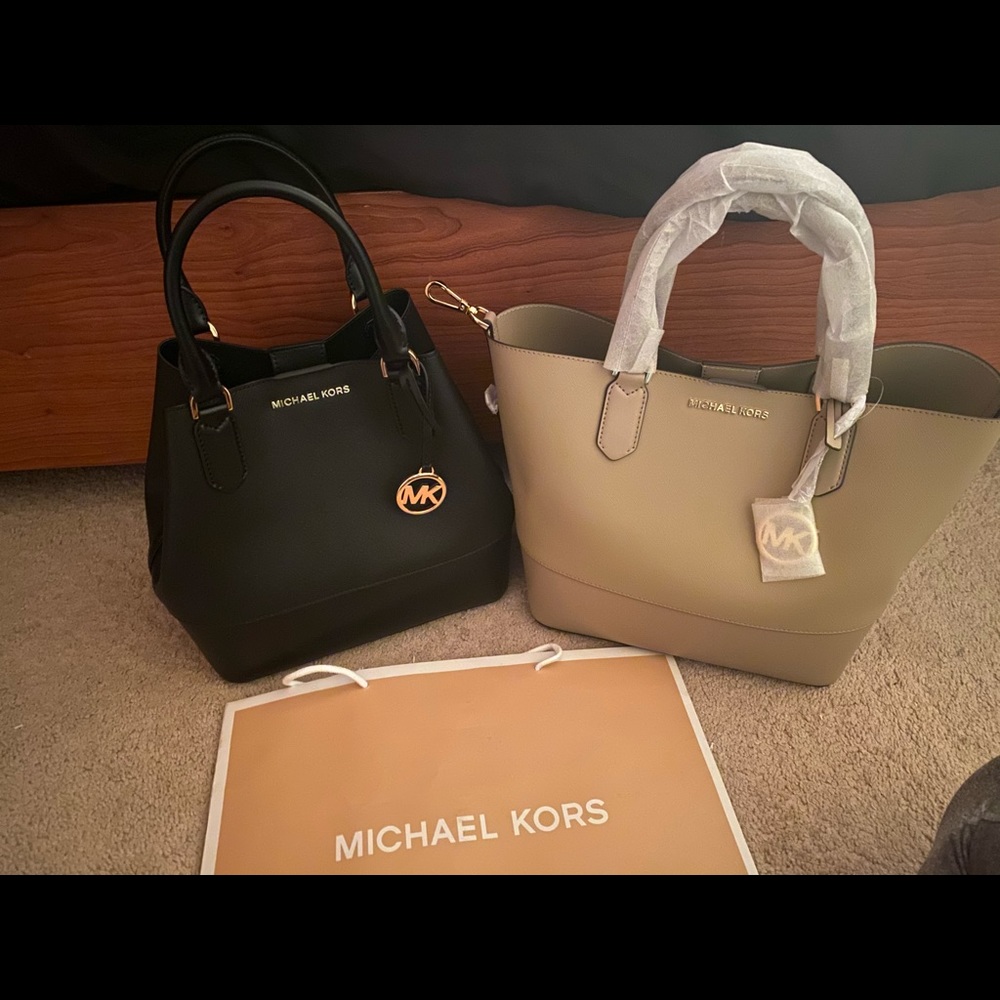 ✨Poshmark Closet Compliment Post✨